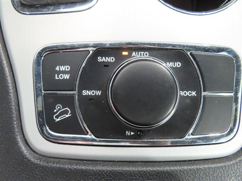 Used 2018 Jeep Grand Cherokee Limited AWD/4WD image 33