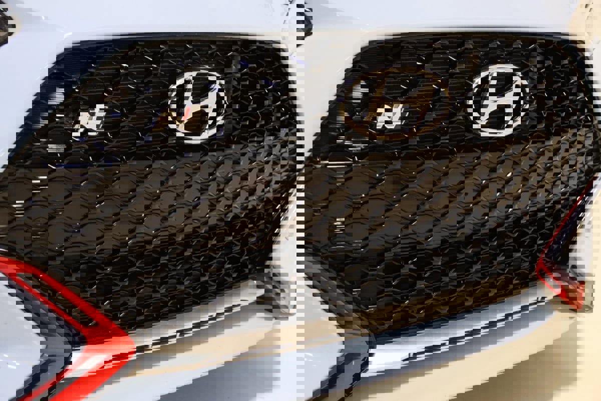 Used 2019 Hyundai Veloster N N w/ Performance Package image 17