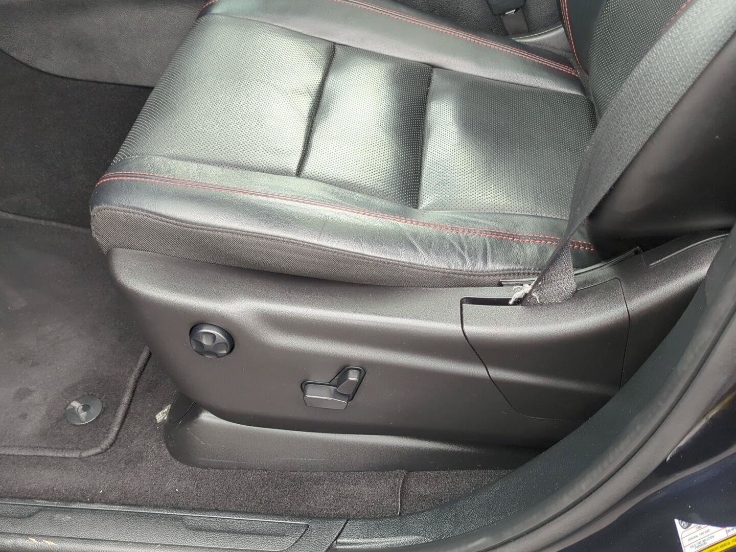Used 2024 Dodge Durango GT AWD/4WD image 13