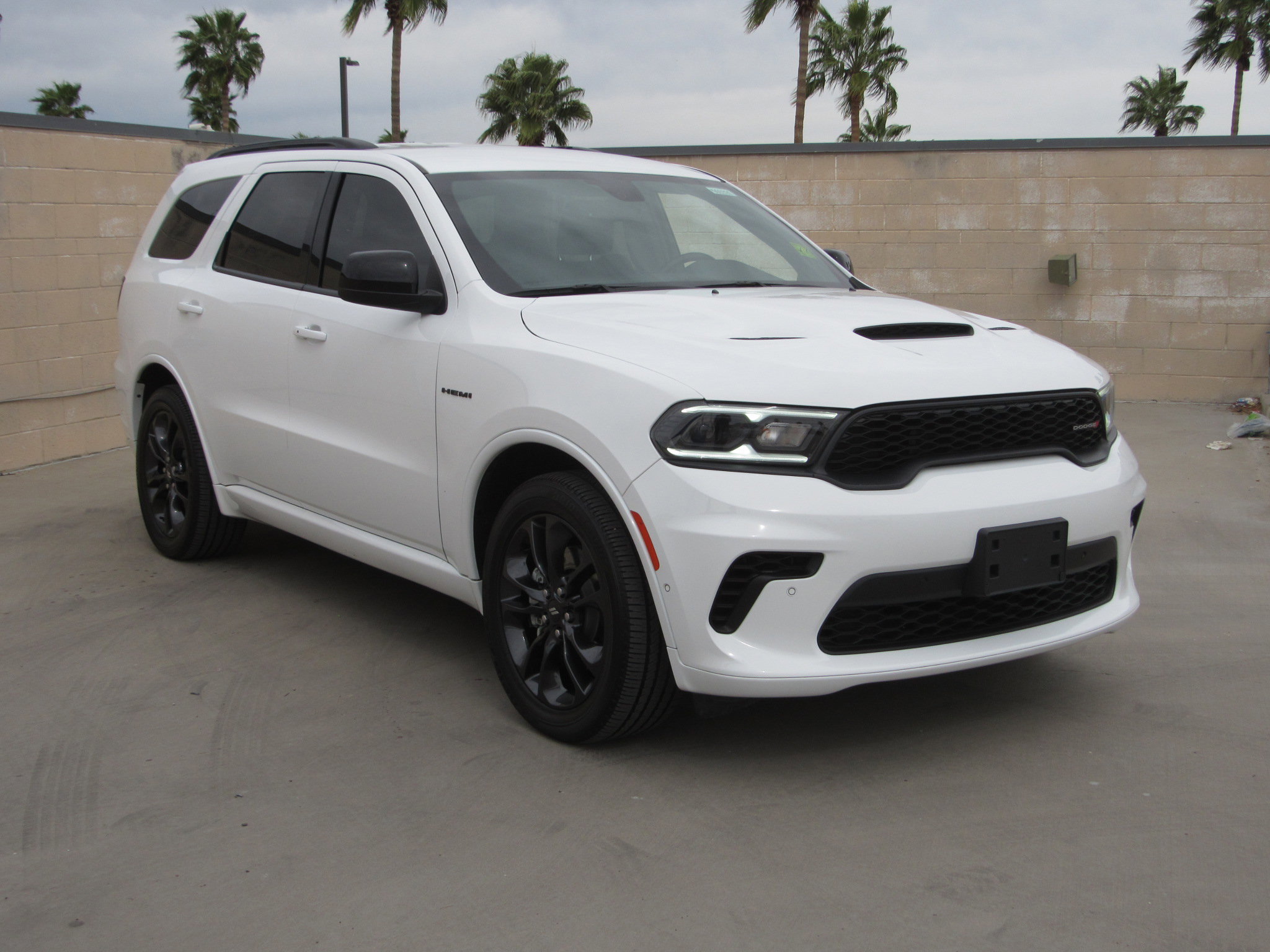 Used 2025 Dodge Durango R/T w/ Blacktop Package image 2
