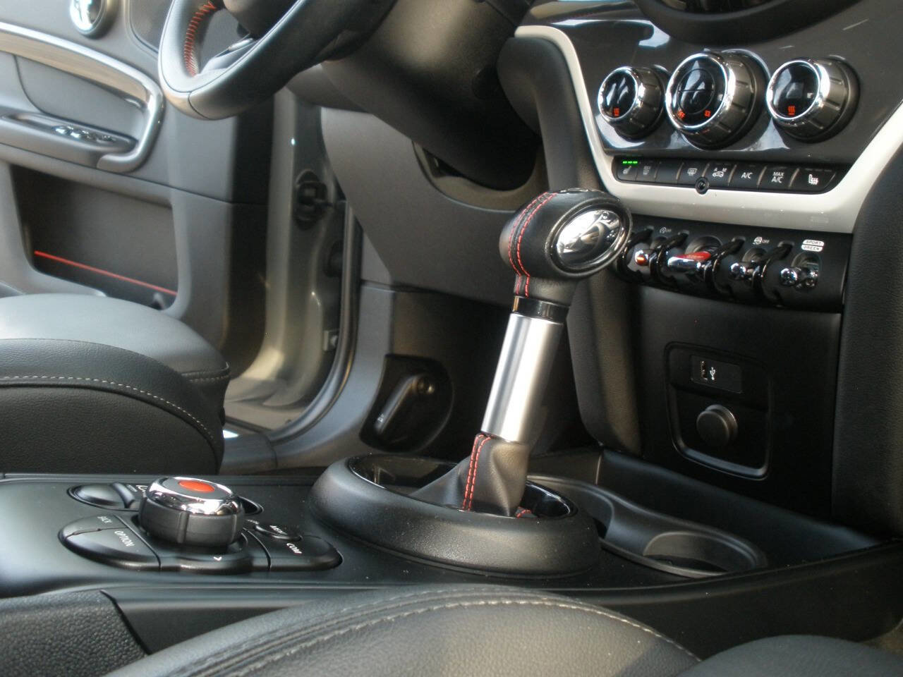 Used 2019 MINI Cooper Countryman S w/ Storage Package image 33