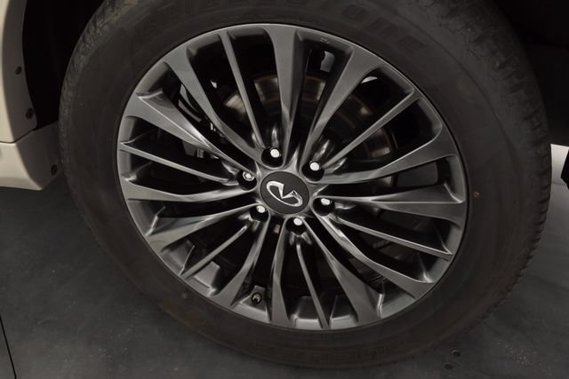 Used 2023 INFINITI QX80 Sensory AWD/4WD image 9