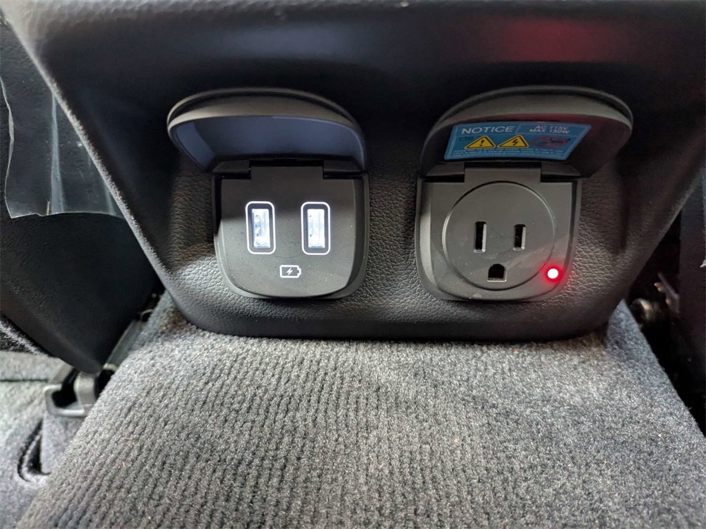 Used 2025 Genesis GV70 3.5T Sport image 17