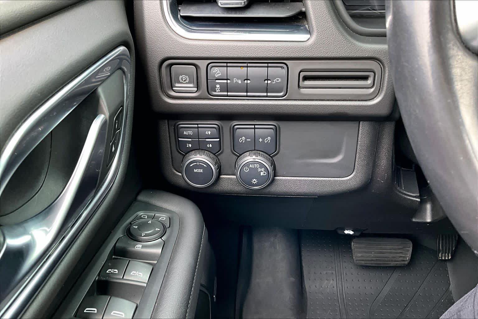 Used 2021 Chevrolet Tahoe Z71 AWD/4WD image 34