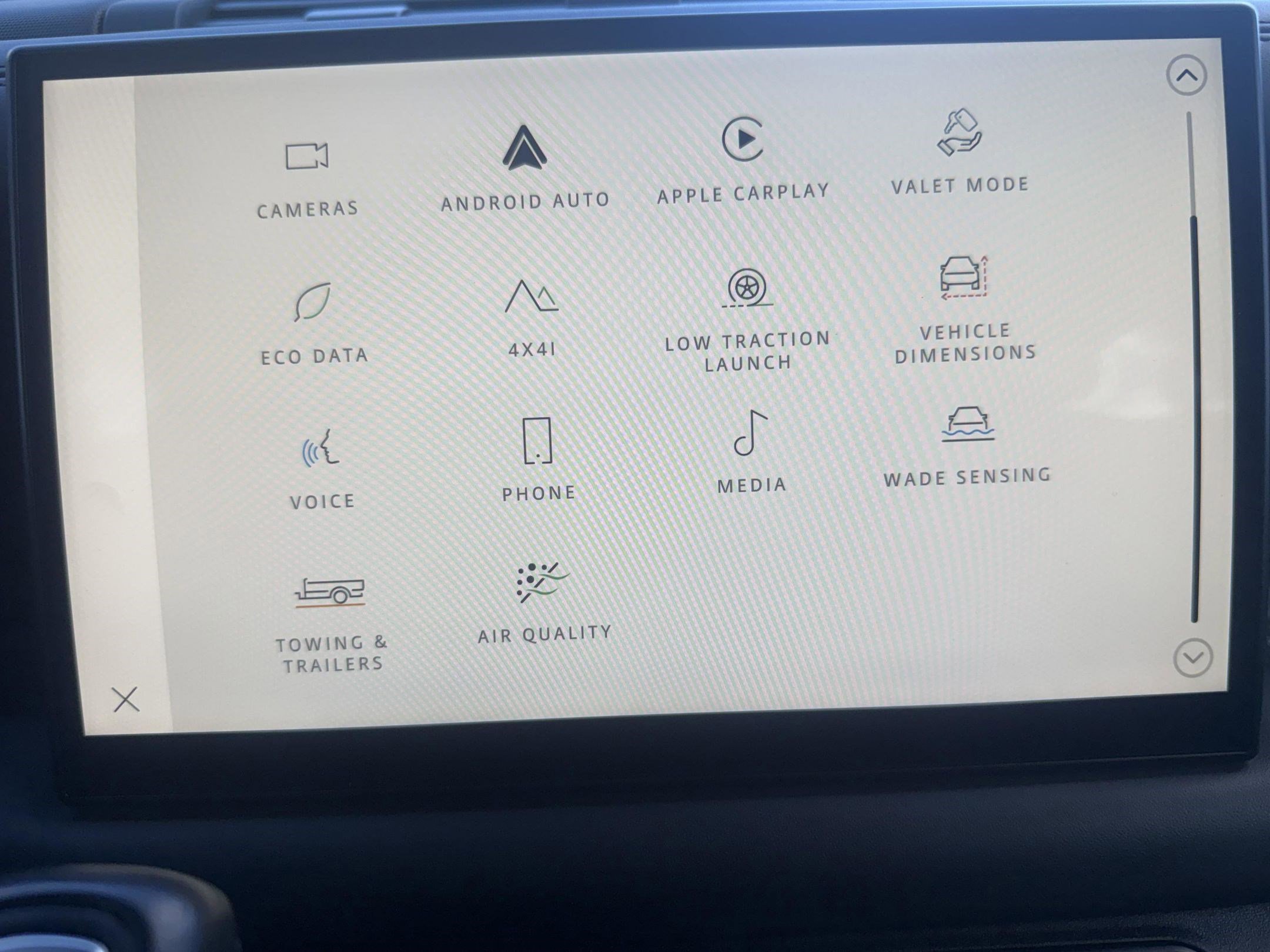 Certified 2023 Land Rover Defender 110 V8 image 28