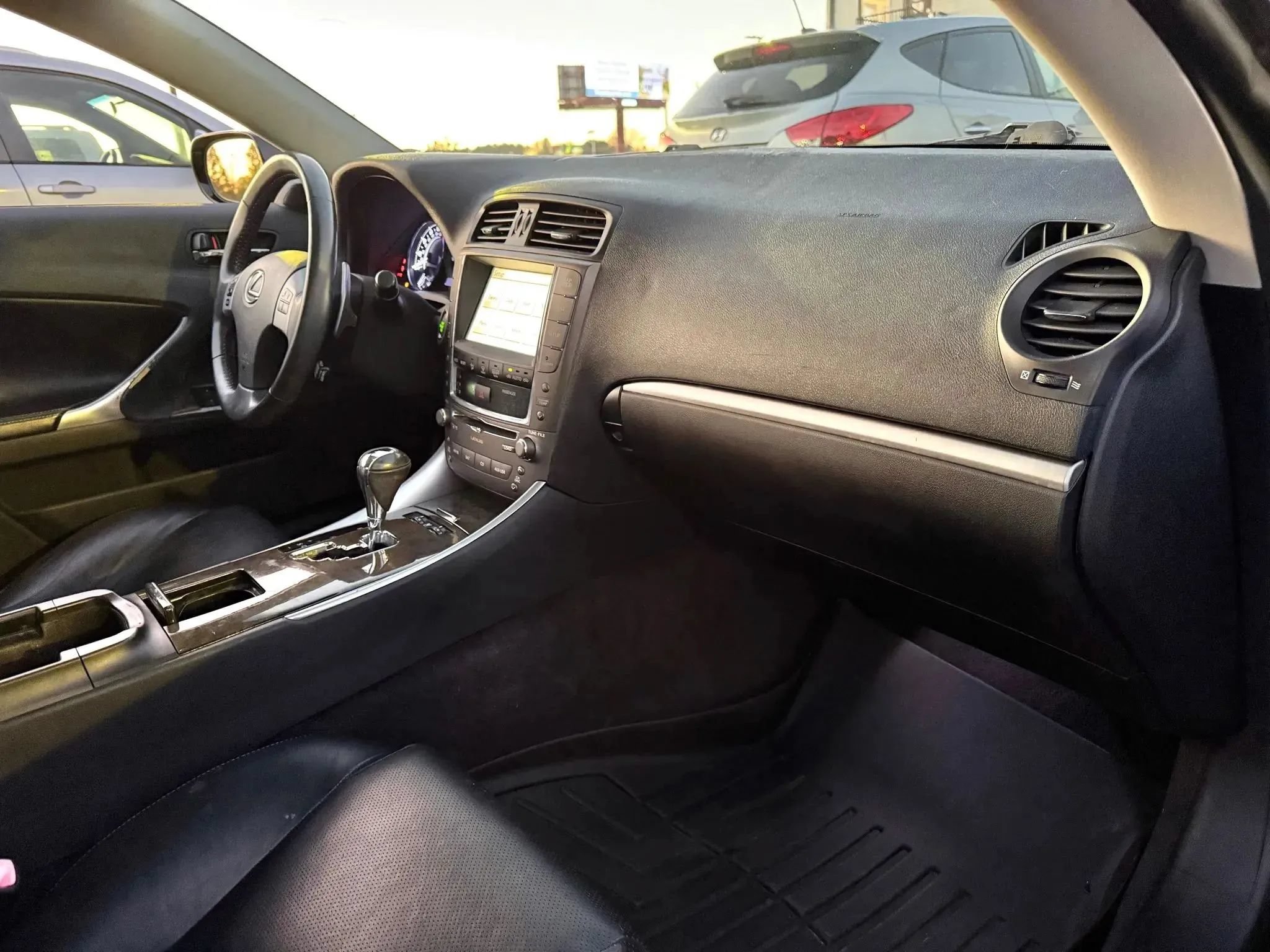 Used 2012 Lexus IS 350C w/ Luxury Pkg RWD image 19