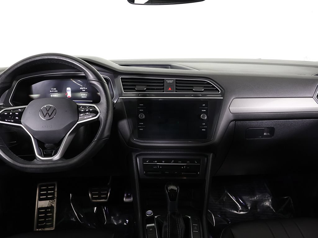Used 2024 Volkswagen Tiguan SE R-Line FWD image 39