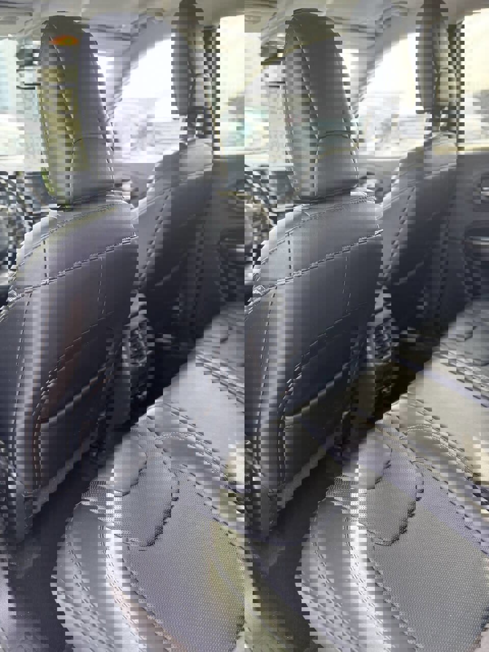 Used 2019 Jeep Cherokee Limited image 10