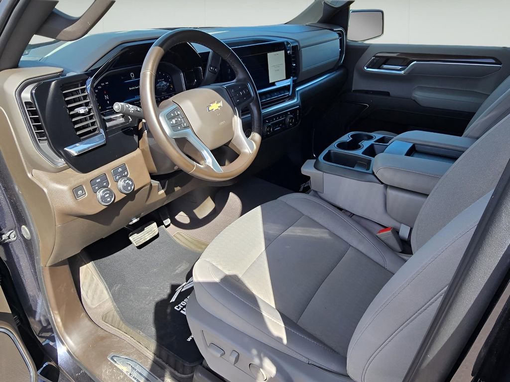 Used 2023 Chevrolet Silverado 1500 LT AWD/4WD image 19