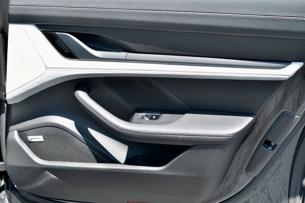 Used 2020 Porsche Taycan 4S image 37