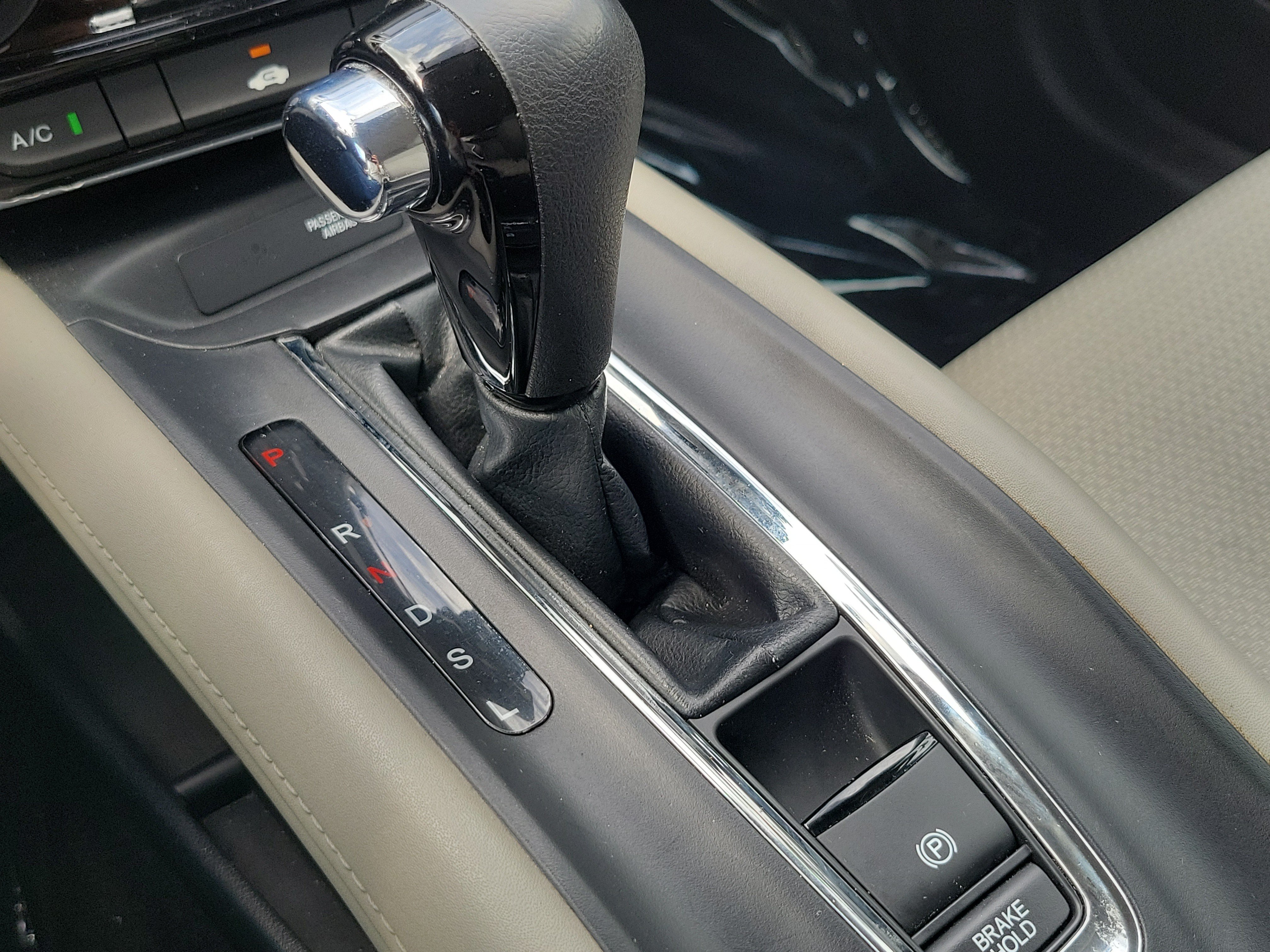 Certified 2022 Honda HR-V LX image 29