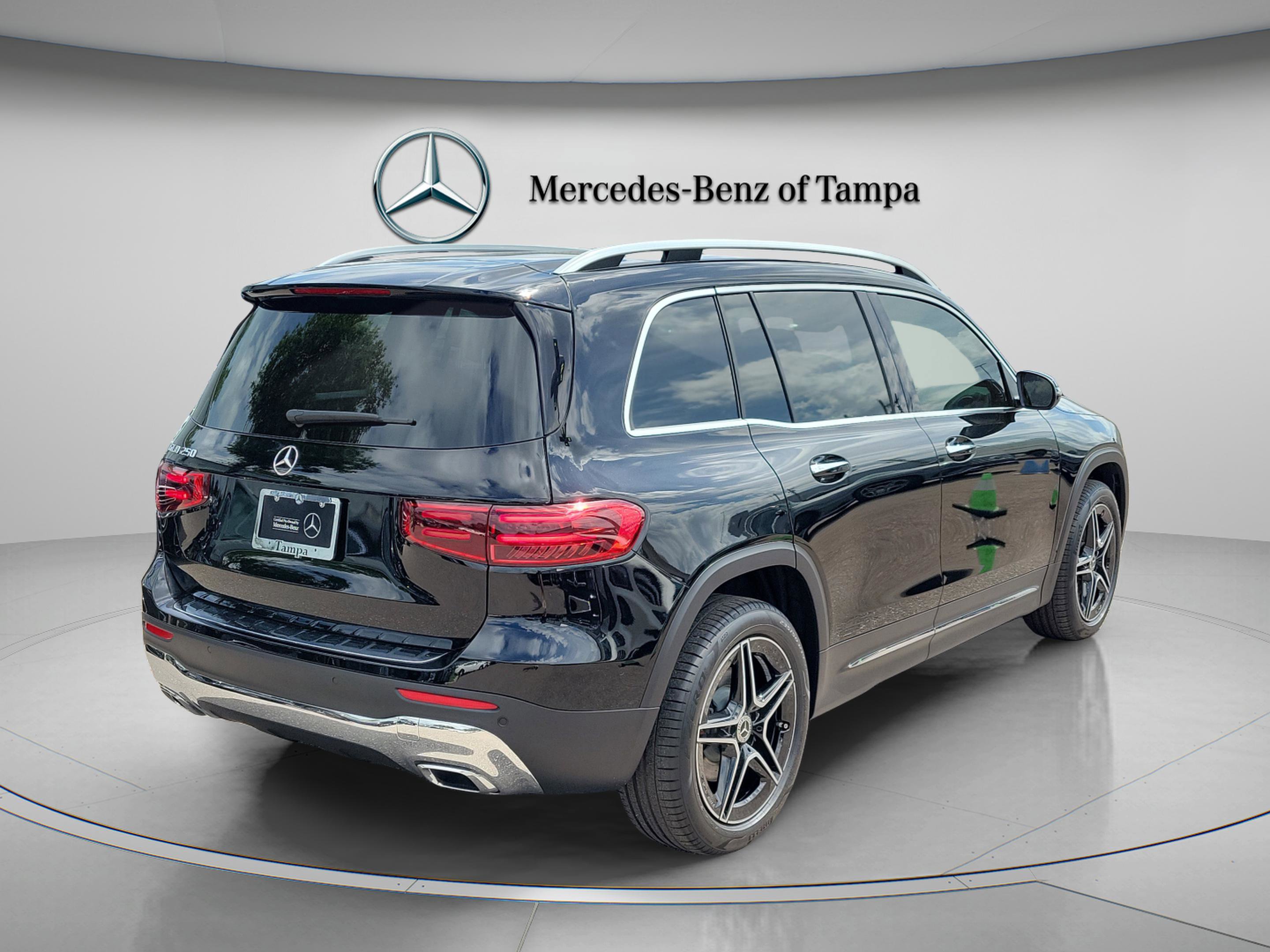 Certified 2024 Mercedes-Benz GLB 250 image 3
