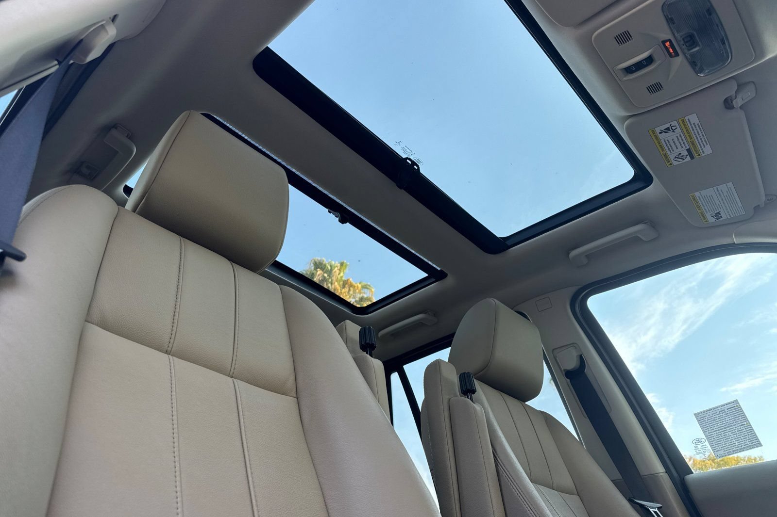 Used 2013 Land Rover LR2 AWD/4WD image 17