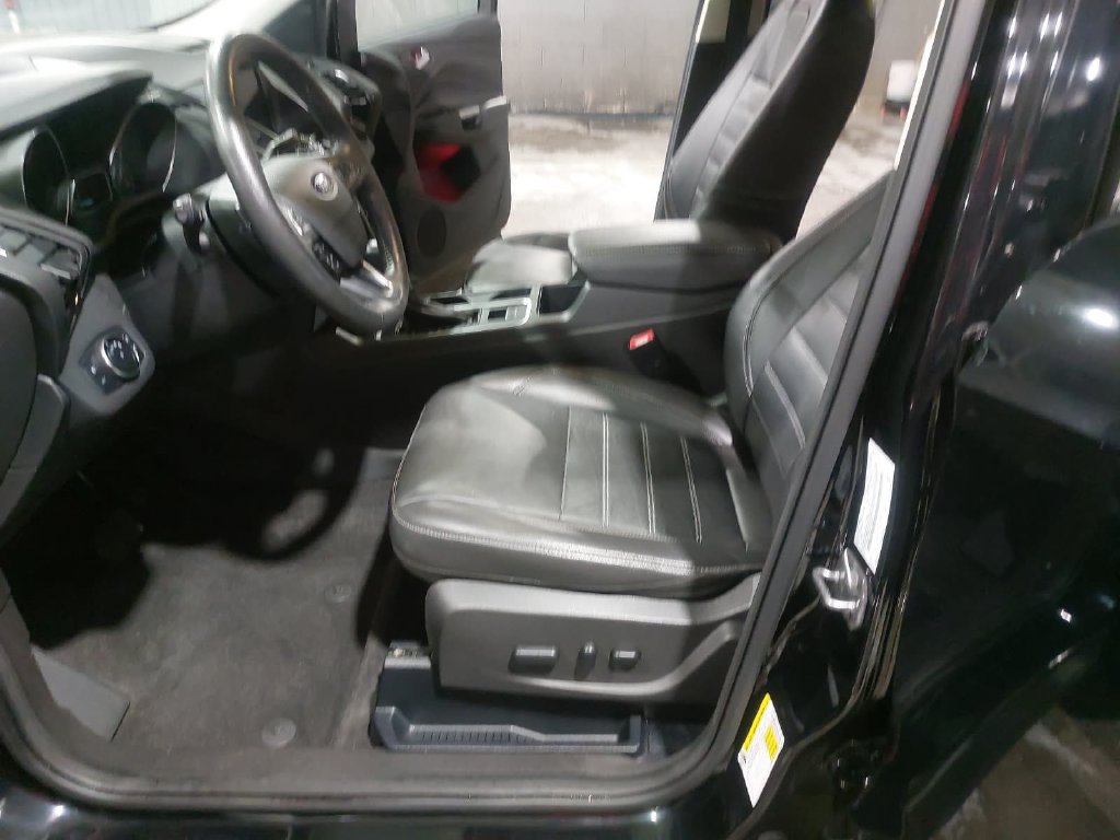Used 2017 Ford Escape Titanium w/ Equipment Group 301A AWD/4WD image 15