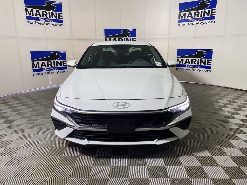 Used 2024 Hyundai Elantra Blue FWD image 15