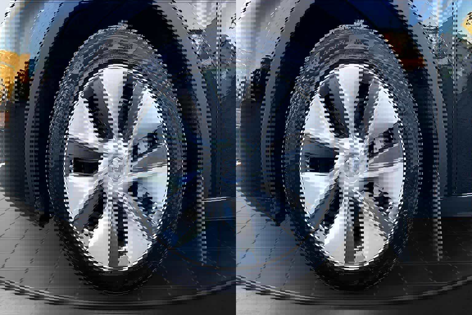 Used 2023 Tesla Model Y Long Range image 8