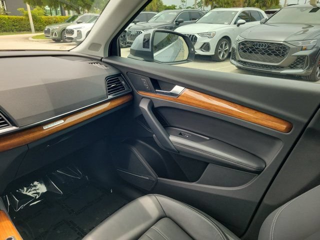 Used 2023 Audi Q5 2.0T Premium Plus w/ Premium Plus Package AWD/4WD image 14