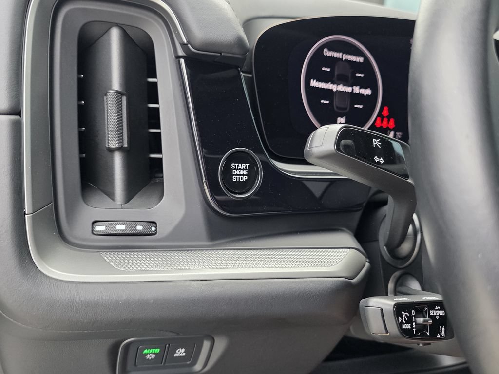 Certified 2025 Porsche Cayenne E-Hybrid AWD/4WD image 21