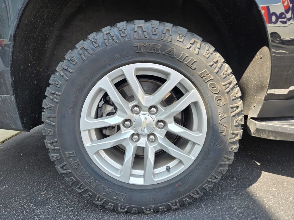 Used 2022 Chevrolet Suburban LT AWD/4WD image 10