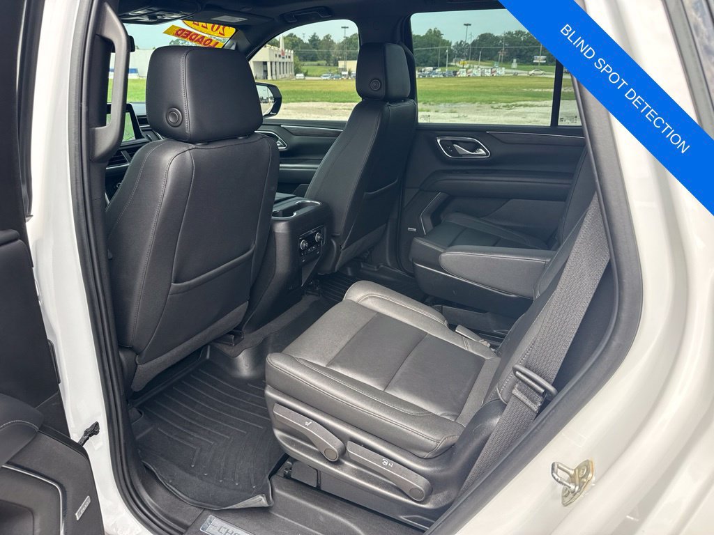 Used 2022 Chevrolet Tahoe Z71 w/ Luxury Package AWD/4WD image 19