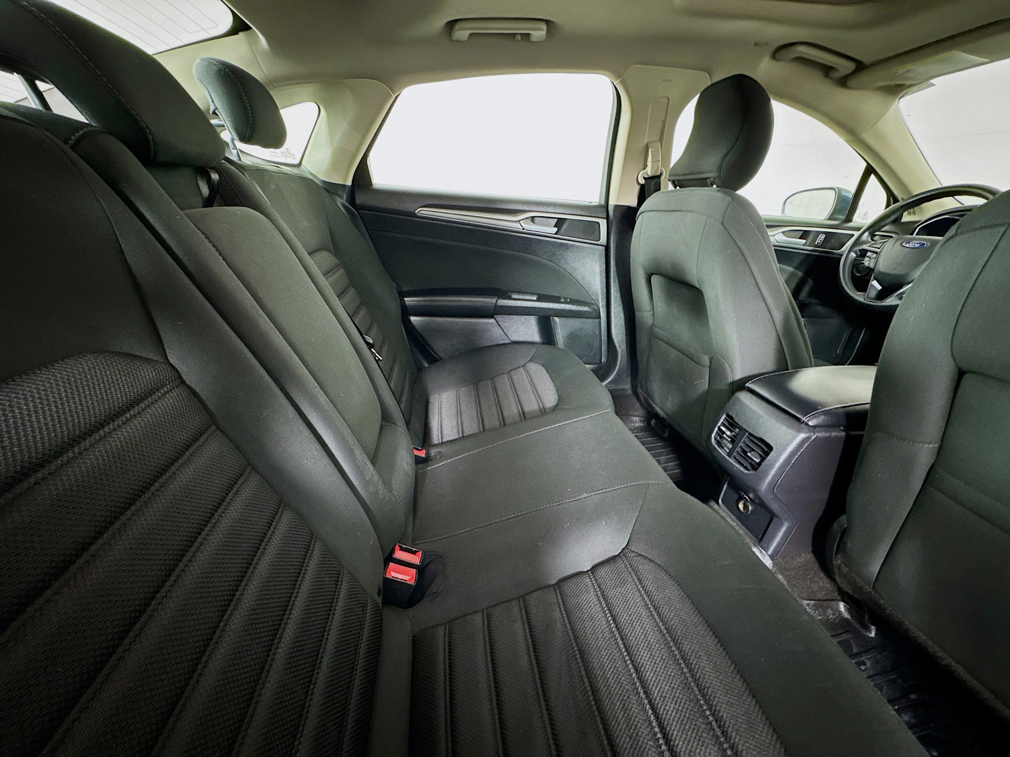 Used 2019 Ford Fusion SE FWD image 26