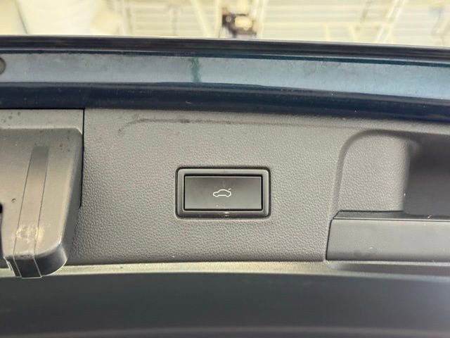 Used 2021 Volkswagen Atlas SEL R-Line image 40