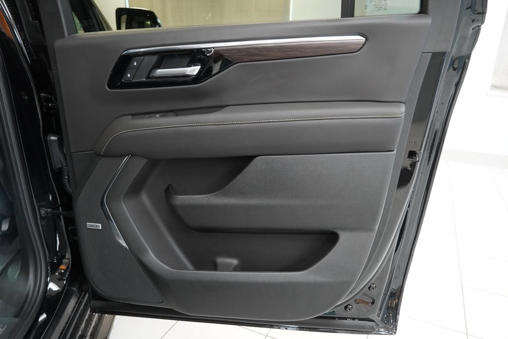 New 2026 Chevrolet Suburban Premier AWD/4WD image 34