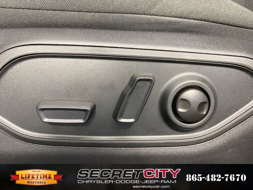 New 2026 Jeep Cherokee Laredo image 14