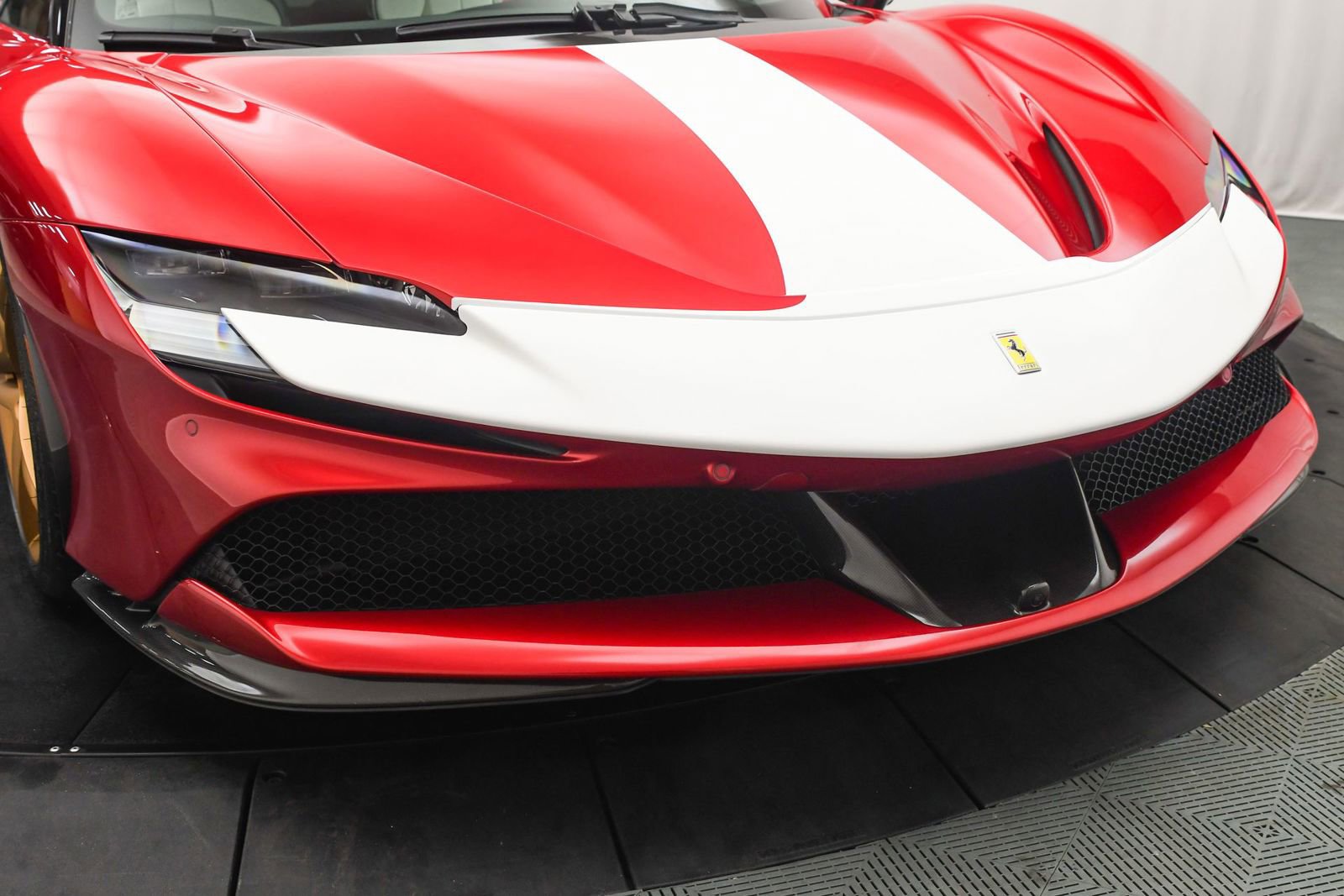Used 2023 Ferrari SF90 Stradale image 29