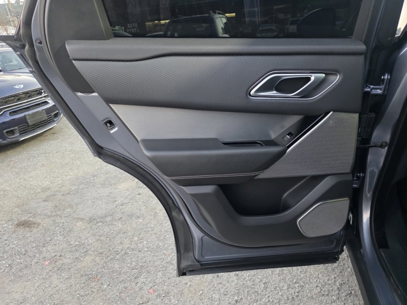 Used 2020 Land Rover Range Rover Velar R-Dynamic S image 11