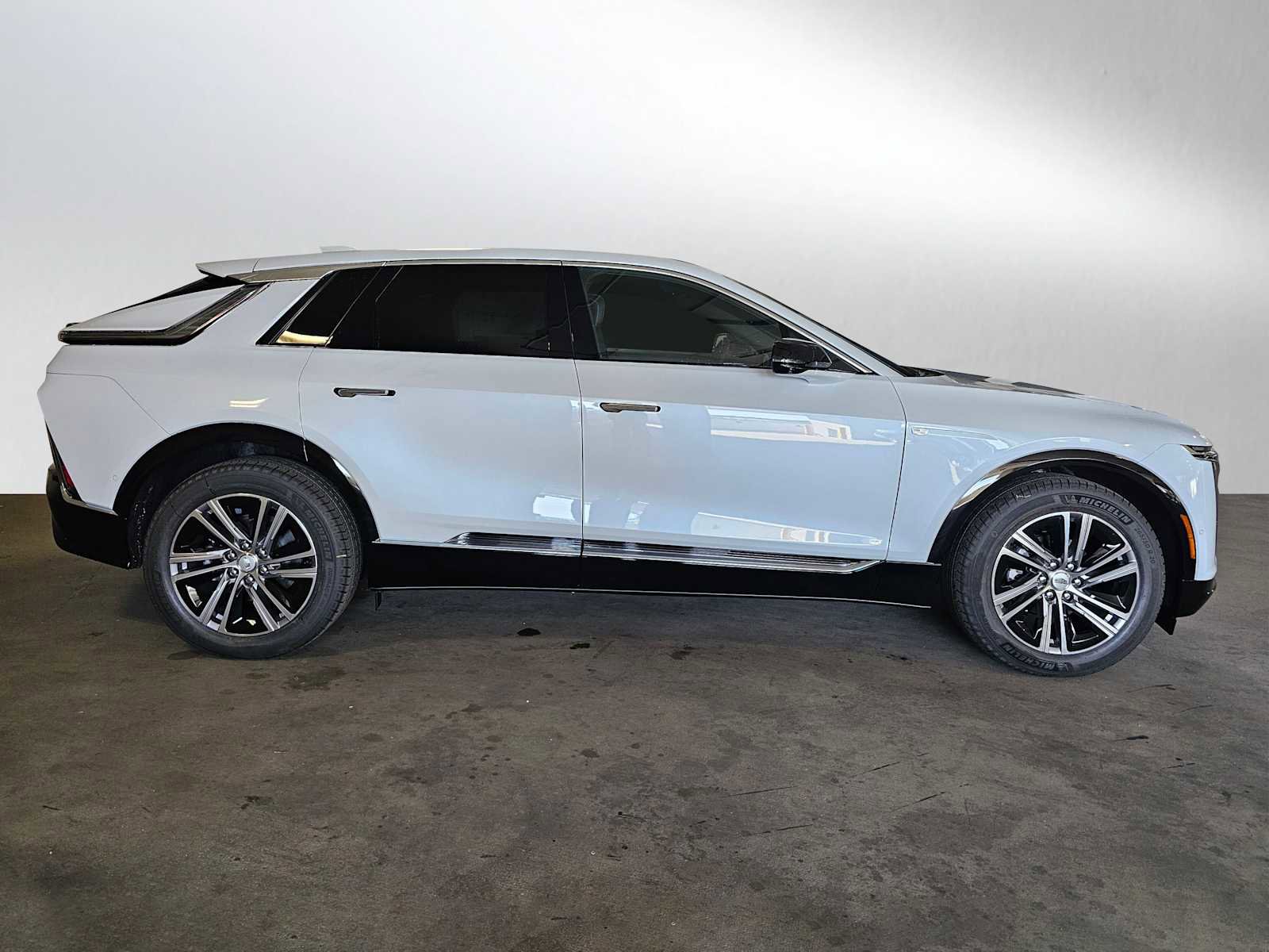 New 2026 Cadillac Lyriq Luxury w/ LPO, Floor Liner Package image 2