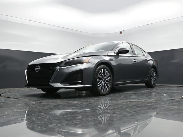 Used 2025 Nissan Altima 2.5 SV FWD image 60