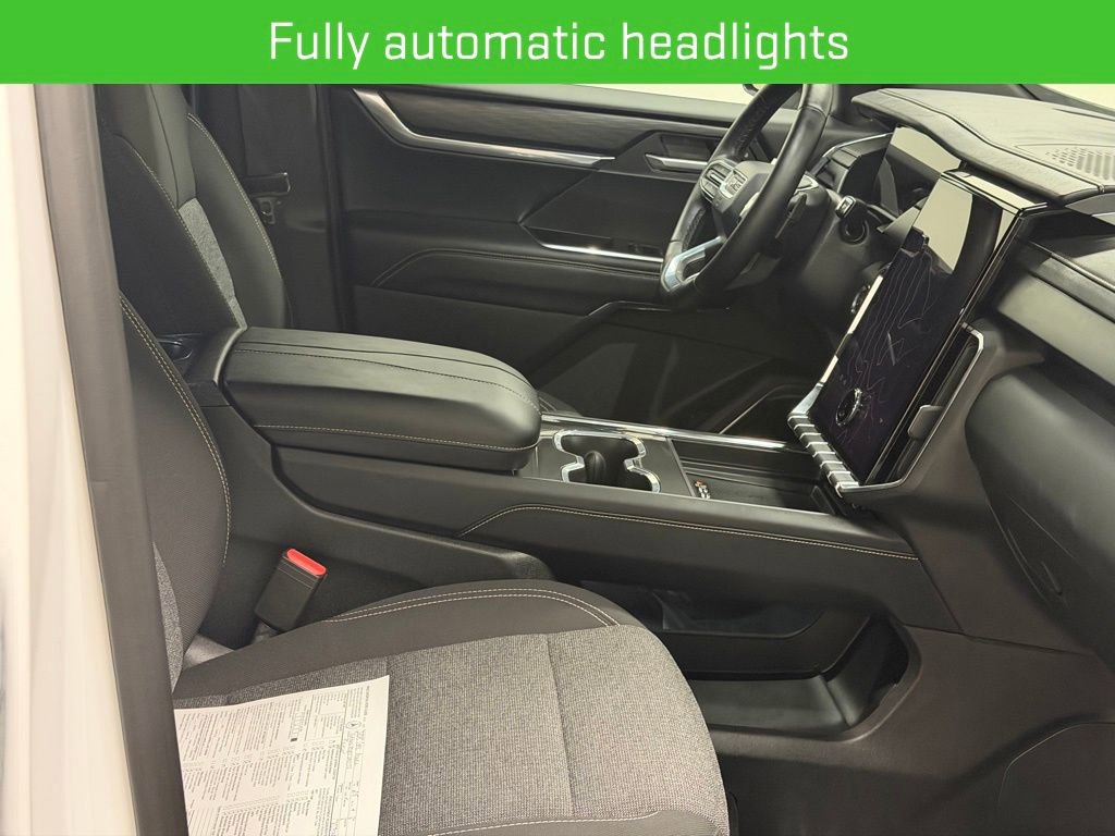 Certified 2025 GMC Acadia Elevation AWD/4WD image 25