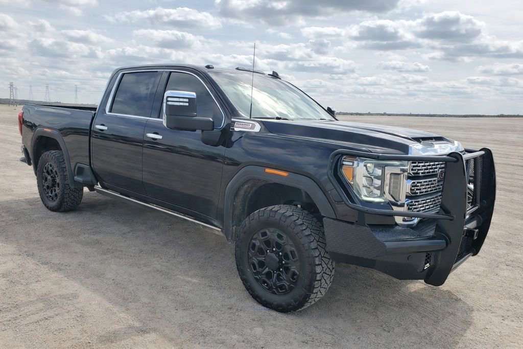 Used 2021 GMC Sierra 2500 Denali w/ Denali Black Diamond Edition image 4