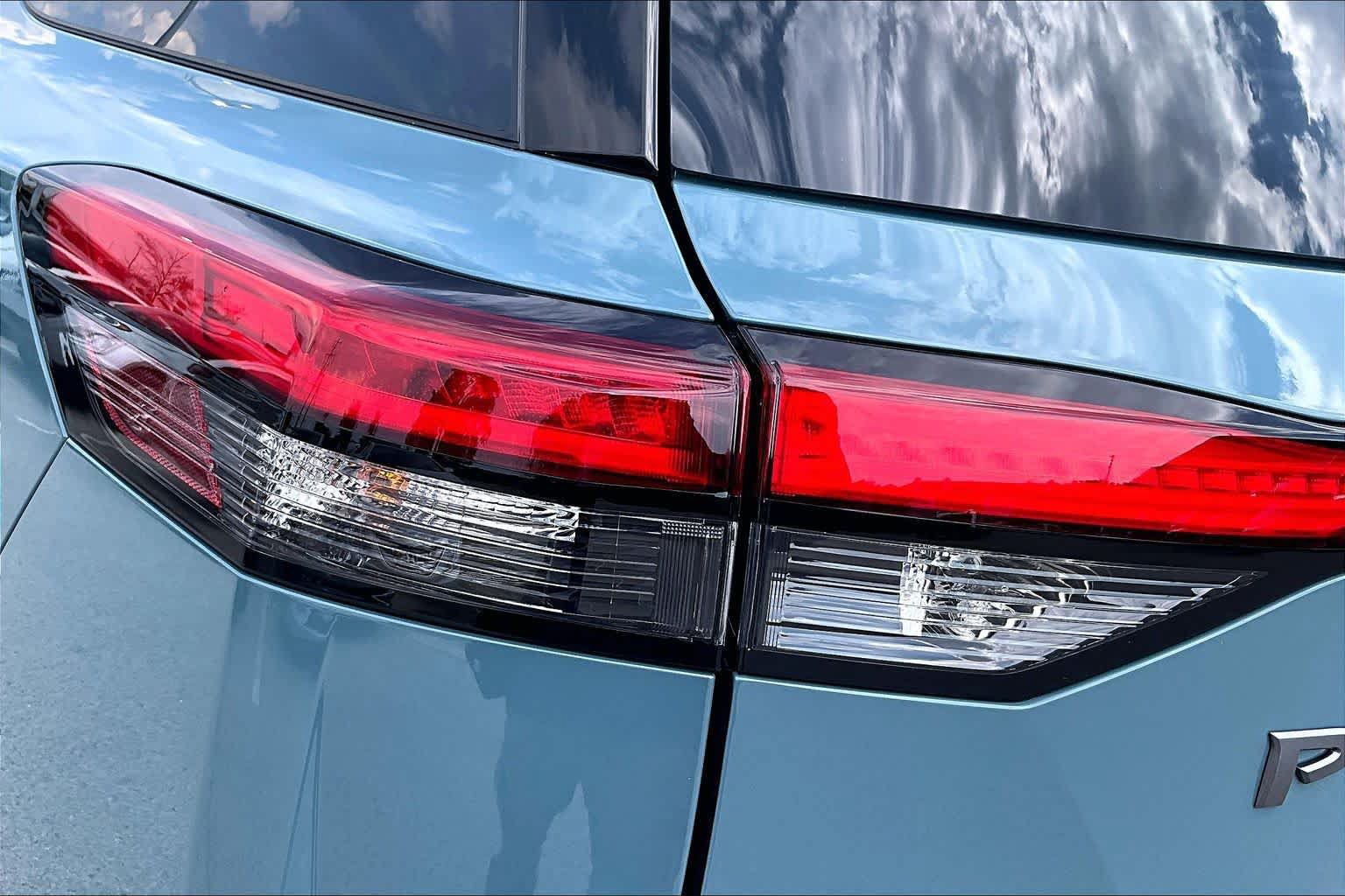 New 2026 Nissan Pathfinder SL FWD image 14