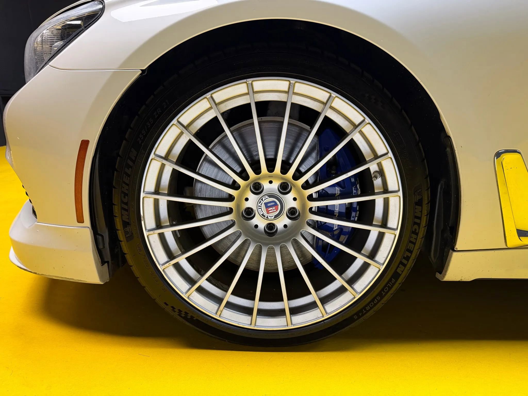 Used 2017 BMW 750i xDrive image 10