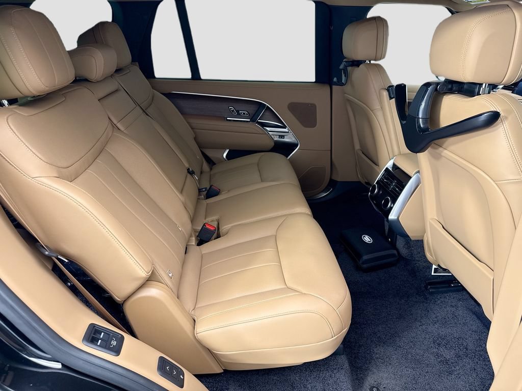 New 2026 Land Rover Range Rover Long Wheelbase SE AWD/4WD image 21