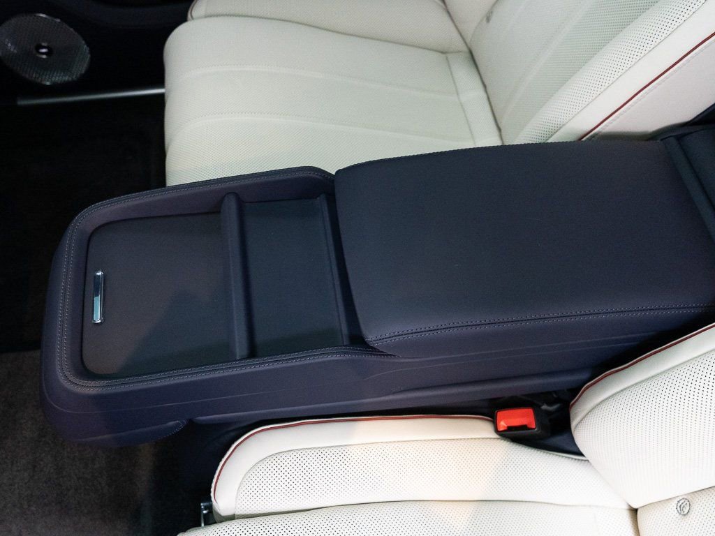 Certified 2025 Bentley Bentayga Extended Wheelbase image 26