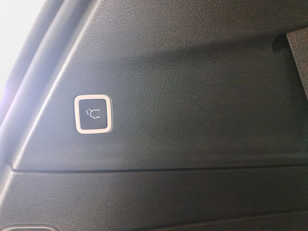 Certified 2024 Chrysler Pacifica Touring image 16