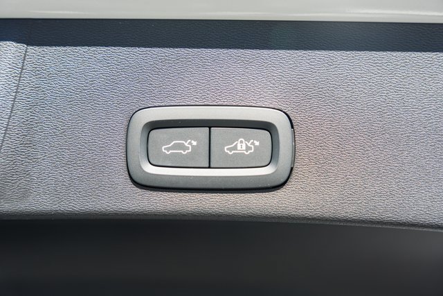 New 2026 Volvo XC40 B5 Plus w/ Protection Package Premier image 10