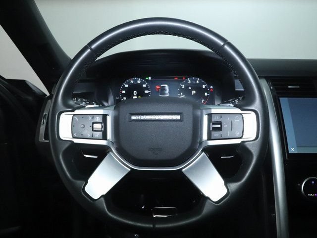 Used 2025 Land Rover Discovery Dynamic SE AWD/4WD image 21