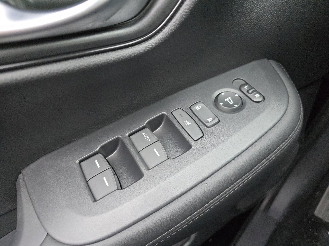 New 2026 Honda HR-V LX image 25