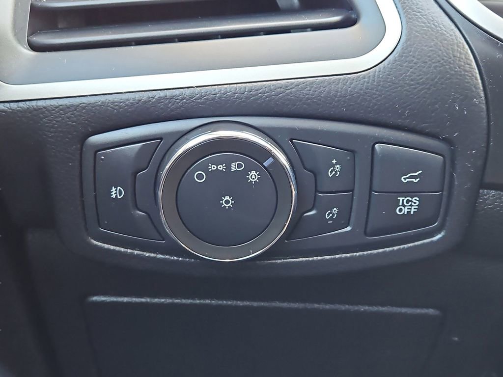 Used 2020 Ford Edge SEL w/ Convenience Package image 18