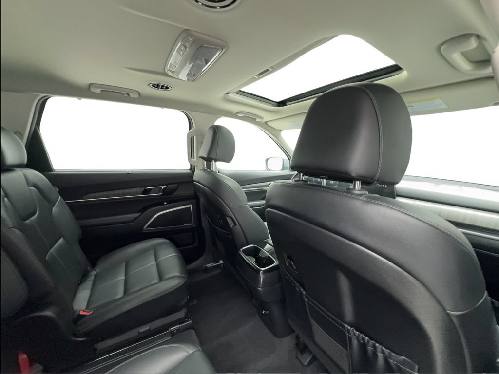 Used 2024 Kia Telluride EX w/ EX Captain's Chair Package AWD/4WD image 28