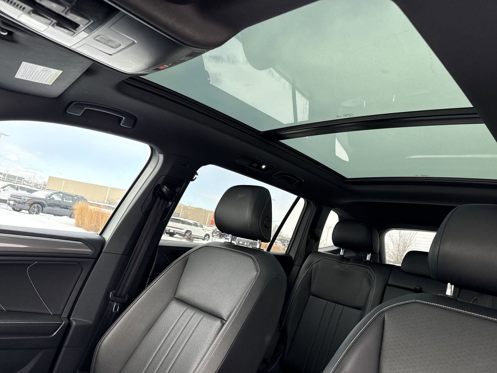 Used 2023 Volkswagen Tiguan SE R-Line image 18