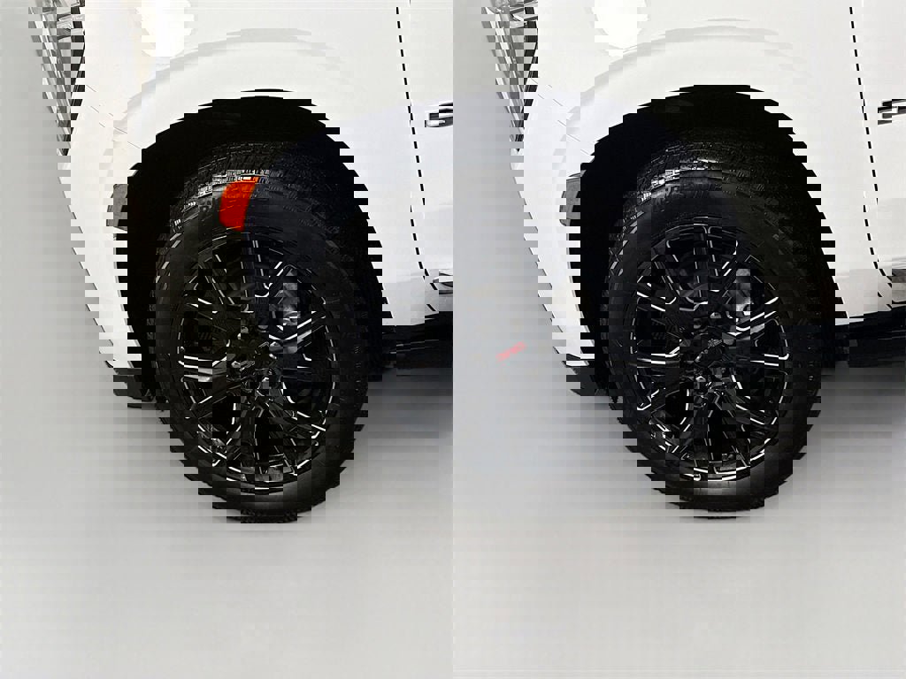 Certified 2024 GMC Yukon Denali image 26