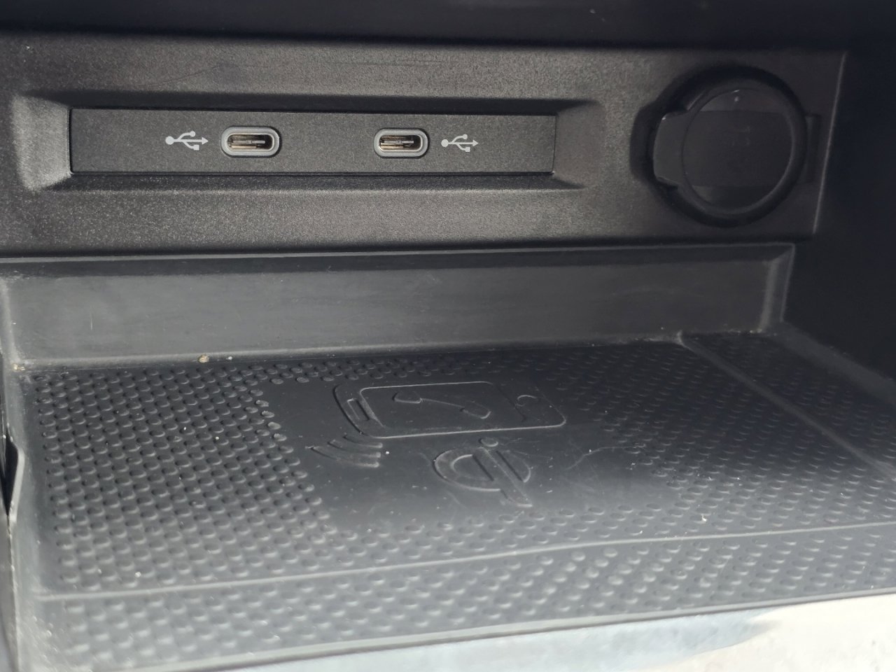 Used 2022 Volkswagen Tiguan SEL R-Line image 20