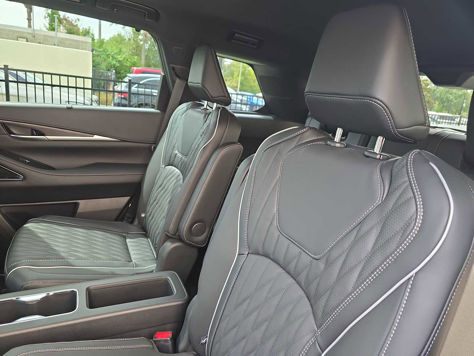 New 2026 INFINITI QX60 Autograph w/ Dark Cargo Package image 17