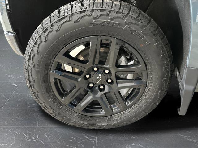 Used 2025 Chevrolet Silverado 1500 LT Trail Boss w/ LT Trail Boss Premium Package AWD/4WD image 40