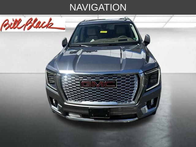 Used 2022 GMC Yukon Denali w/ Denali Premium Package image 3
